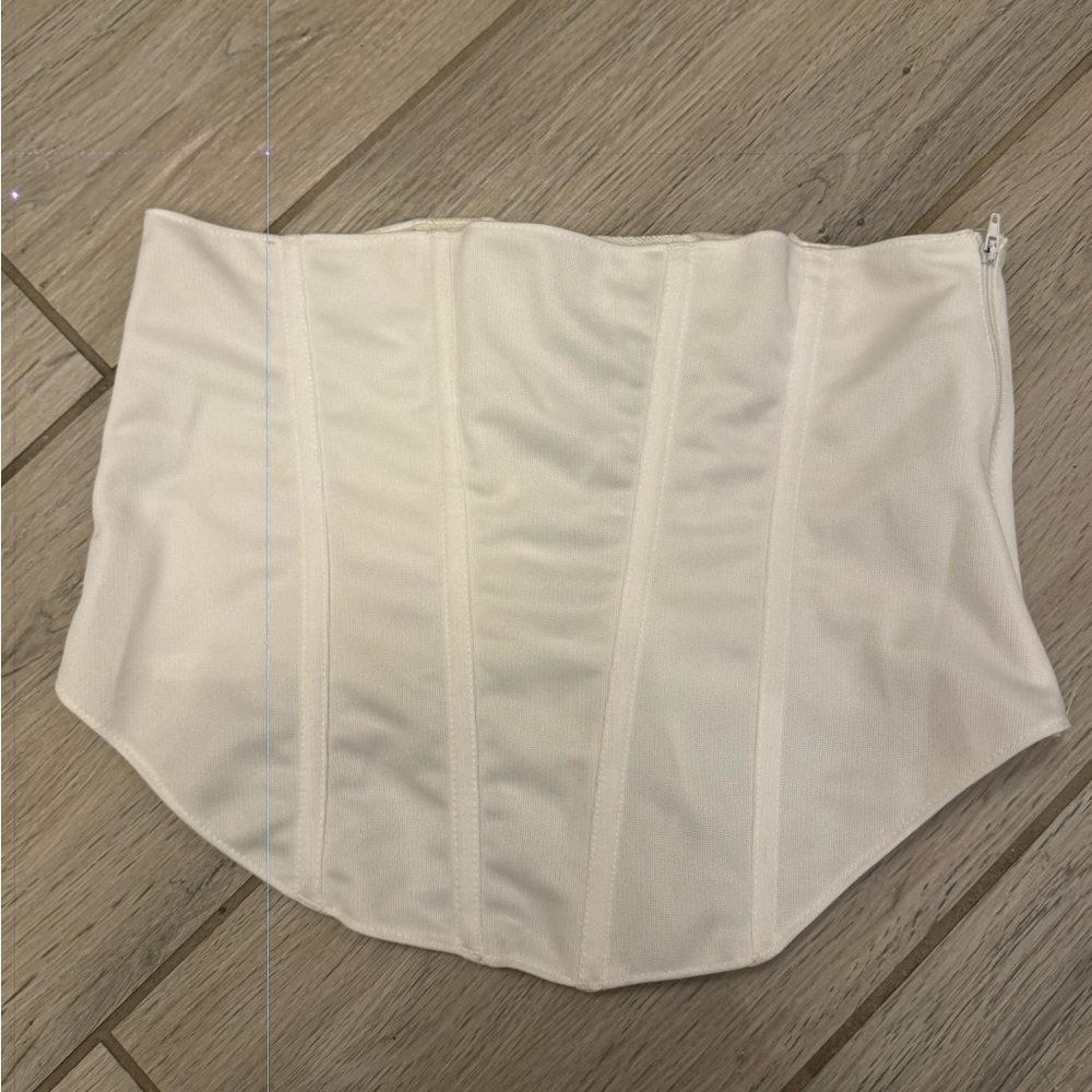White corset lace-up top - Picture 5 of 7